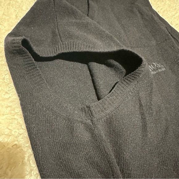 Hugo Boss Wool Vest Made in Italy - Picture 8 of 13